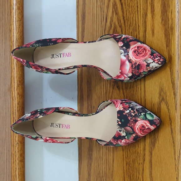Just Fab 3 inch heels, Rose pattern red and black - Picture 6 of 6